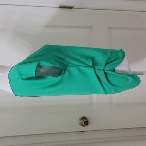 Mine Size S Green Ruched Side Cap Sleeve Blouse, Excellent Used Condition - Picture 4 of 11